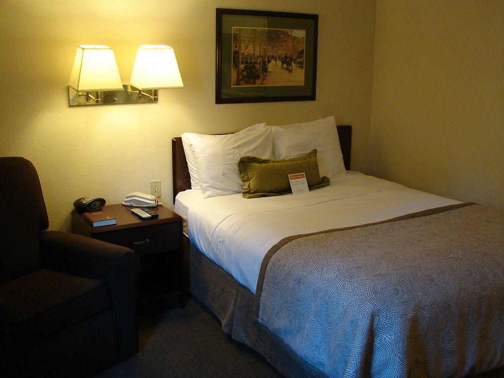 Candlewood Suites Raleigh Crabtree By Ihg Exteriér fotografie